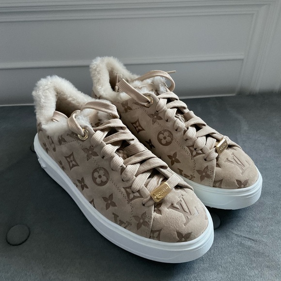 🔥Louis Vuitton Time Out Sneaker🔥 - Picture 2 of 7